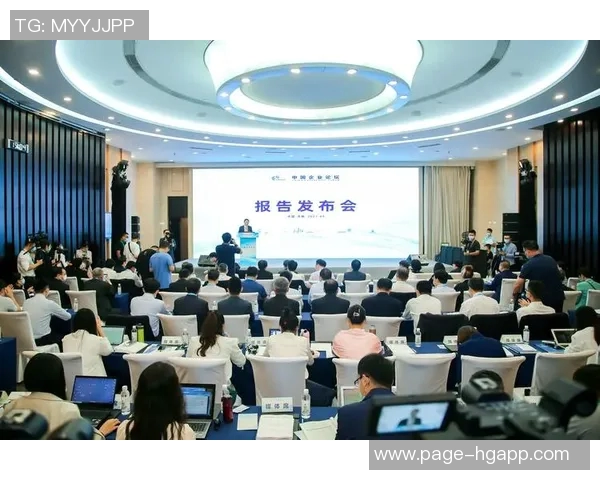 希顿完成牛津大学高管课程并获得多项足球教练执照的成长之路 希顿完成牛津大学高管课程并获得多项足球教练执照的成长之路