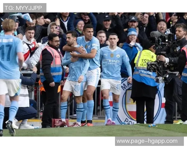 曼晚报道B席或将离开曼城若想留队早应表态