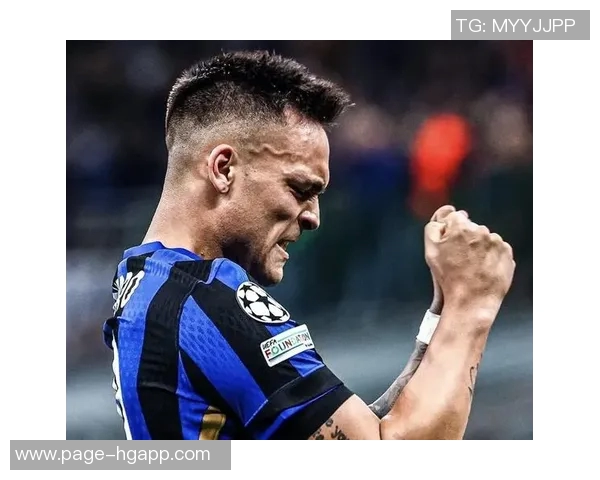 小姆巴佩绝平巴黎后模仿姆巴佩庆祝动作姆总在看台笑逐颜开