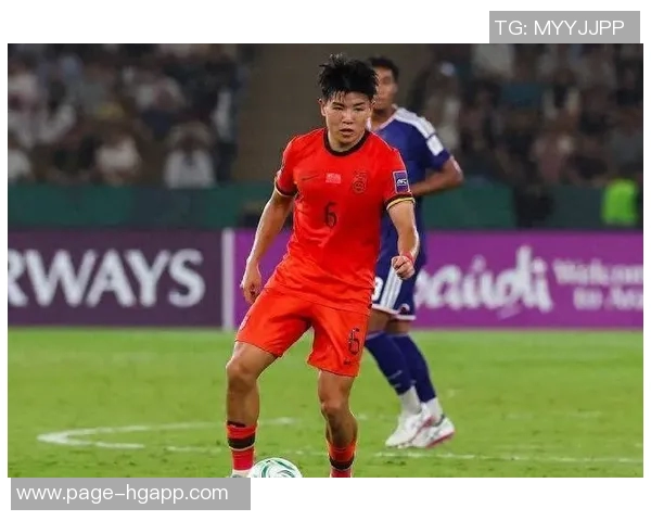 徐彬与女友伦敦眼打卡甜蜜瞬间女友鼓励他专心踢球我会全力支持