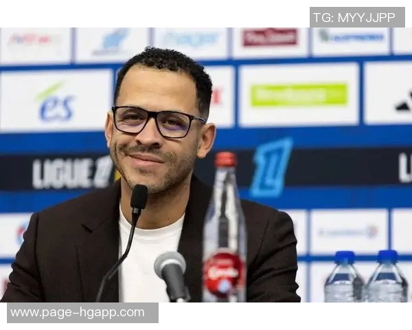 天空体育报道加里奥尼尔与斯特拉斯堡达成执教口头协议将替代罗塞尼尔